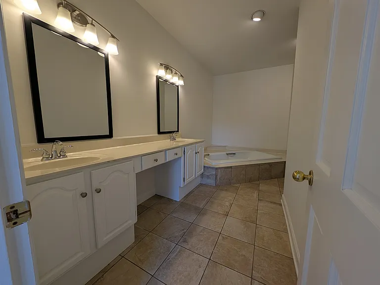 407 Clairton Ct #1 — Photo 24
