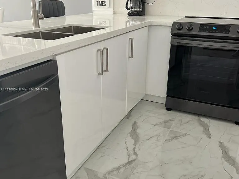 3725 S Ocean Dr #1503 — Photo 8