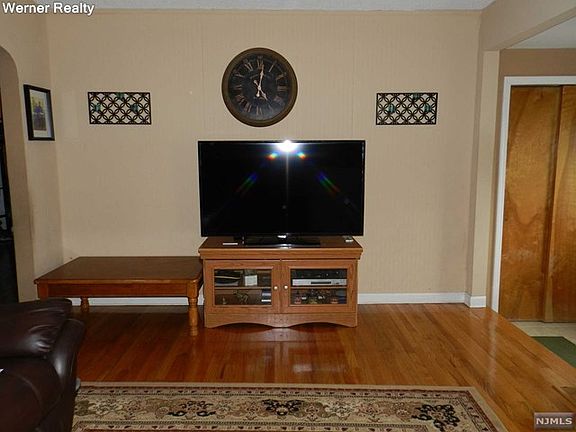 4th image of 38-38 Berdan Ave #1X