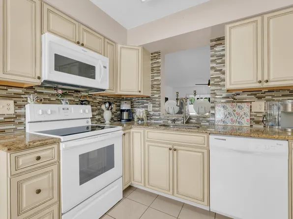 7301 Amberly Lane #109, Delray Beach, FL 33446