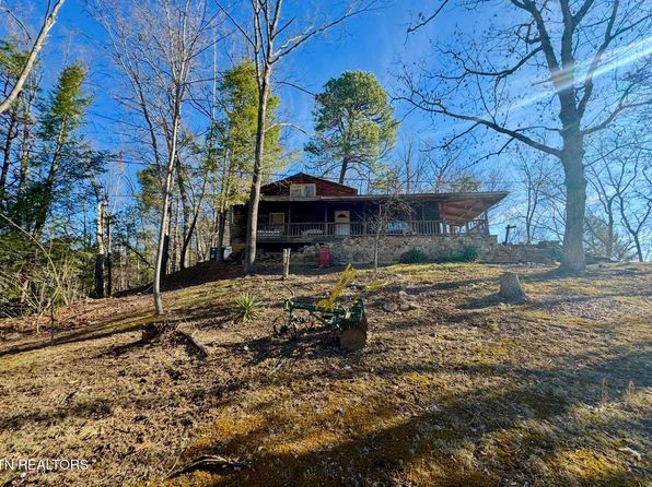 2030 Mountain Spring Way, Sevierville, TN 37876