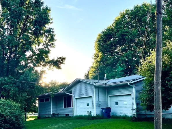 105 W Tennessee St, Chamois, MO 65024