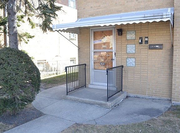 3rd image of 7457 W Belmont Ave