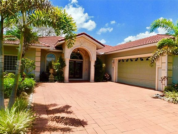 3rd image of 1027 Aron Cir