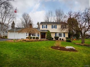 8372 Craine Dr, Manlius, NY 13104