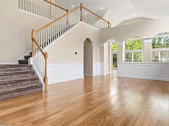3rd image of 33984 Crown Colony Dr