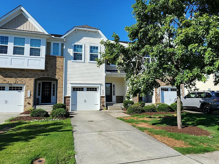 2209 Kirkhaven Rd — Photo 1