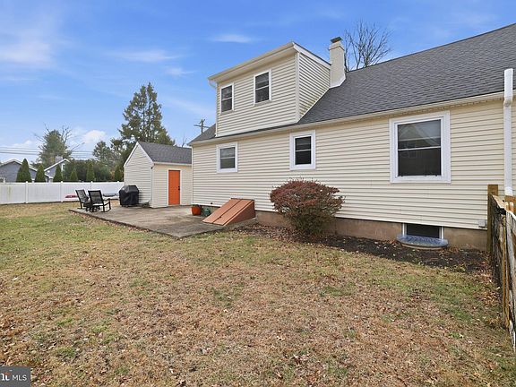 4th image of 143 Myers Dr