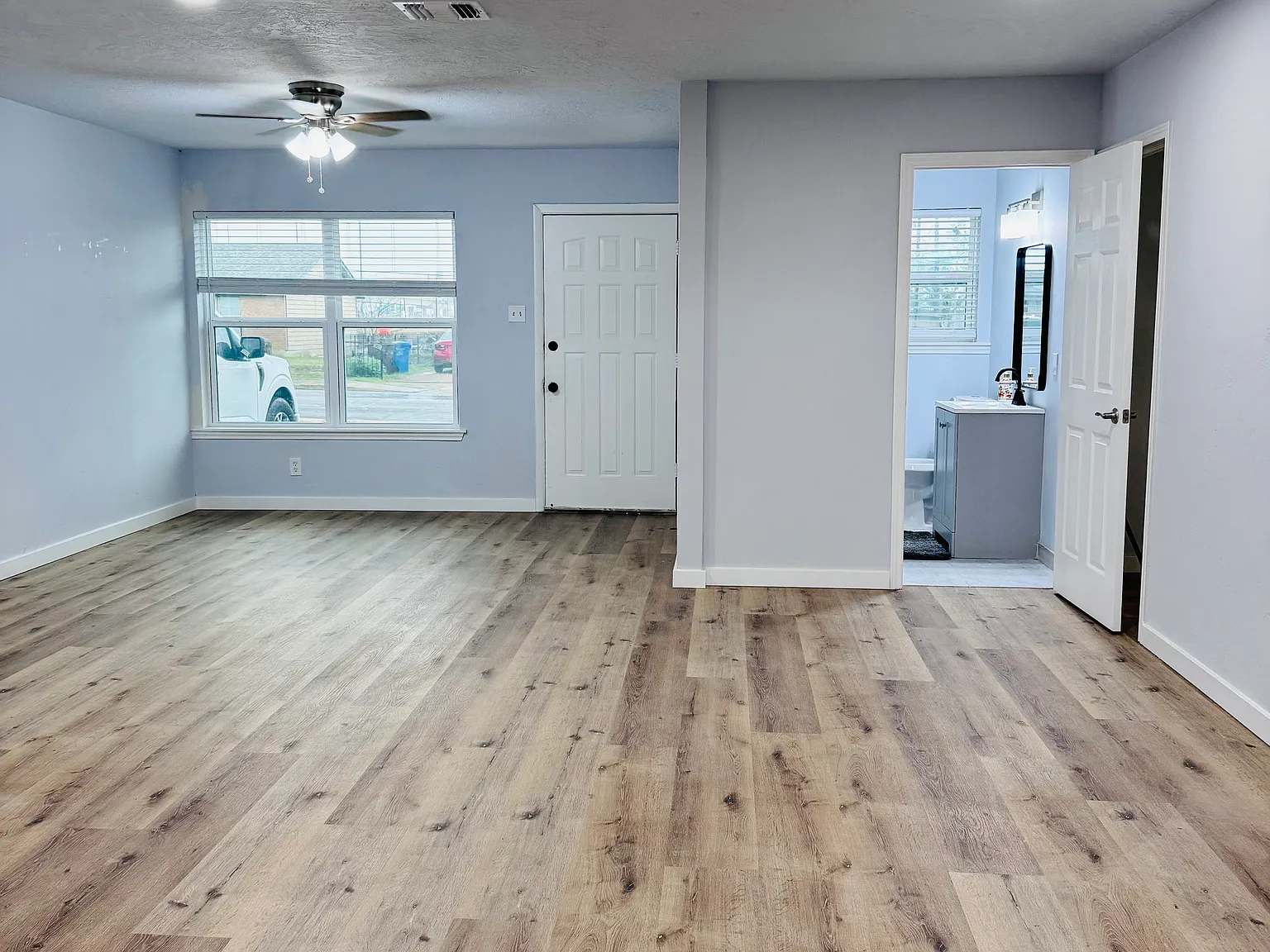 3 bed, 1054 sqft, $1,545 — Photo 4