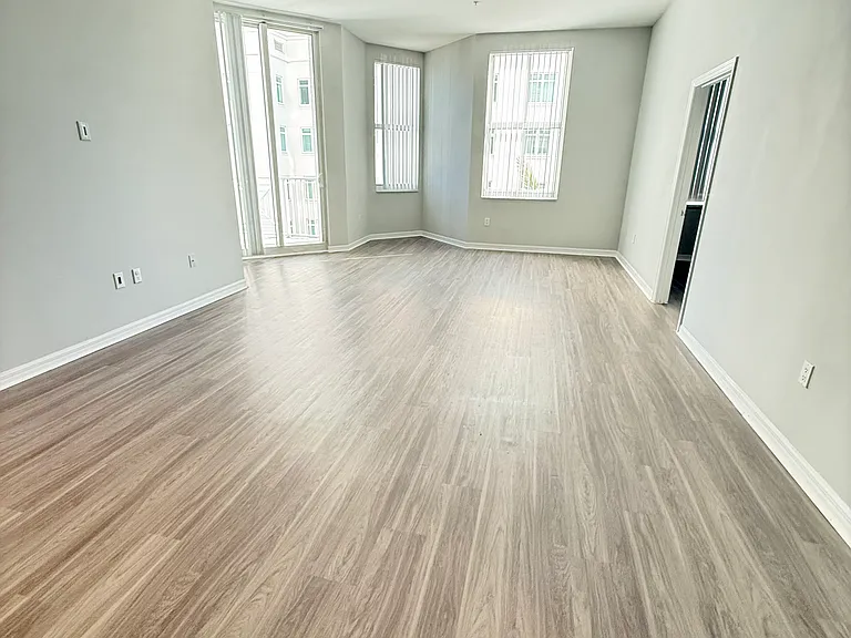 255 Evernia St #409 — Photo 1