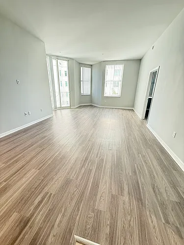 255 Evernia St #409 Photo 1