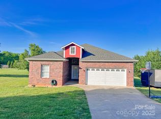 125 Hoopaugh Ave, Ellenboro, NC 28040