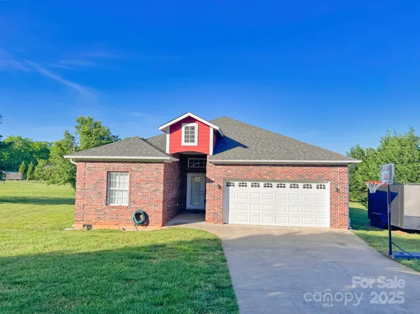 125 Hoopaugh Ave, Ellenboro, NC 28040