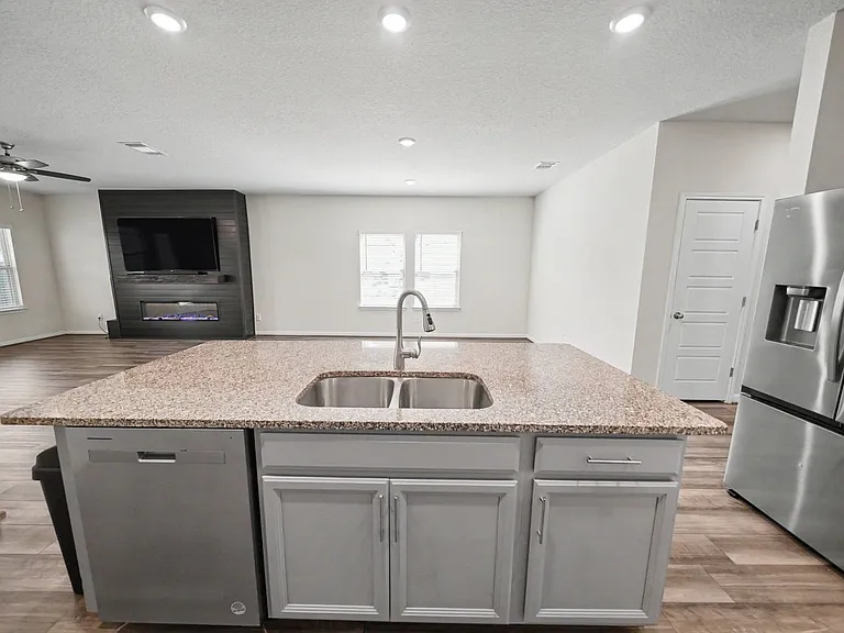 3037 Beringer Blvd — Photo 17