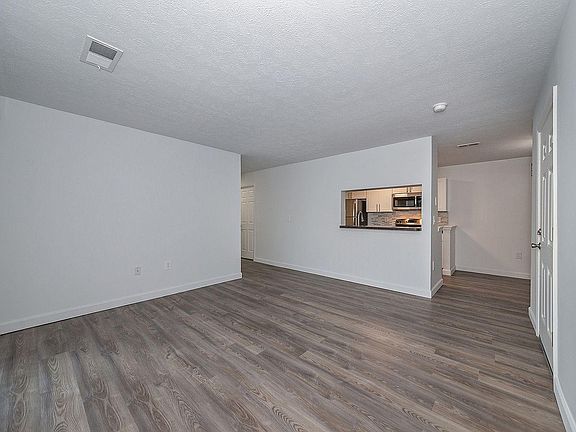 3rd image of 1425 N Arapahoe St #321B