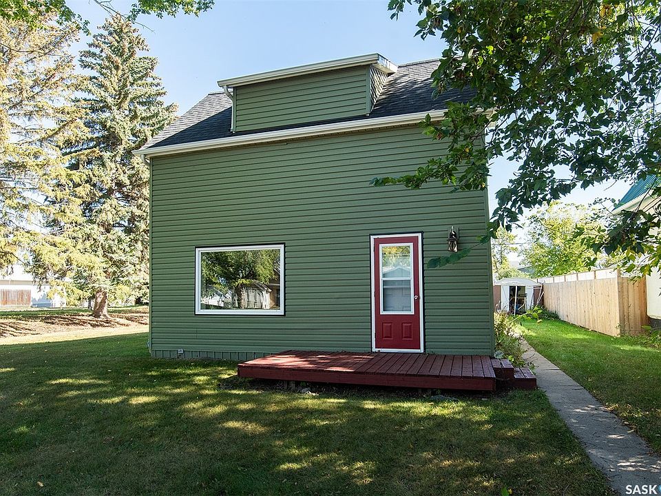 1st image of 308 2nd Street E