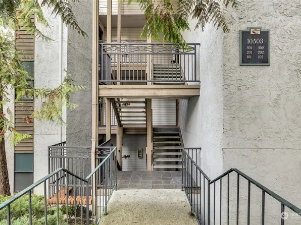 10503 NE 32nd Place #H202, Bellevue, WA 98004