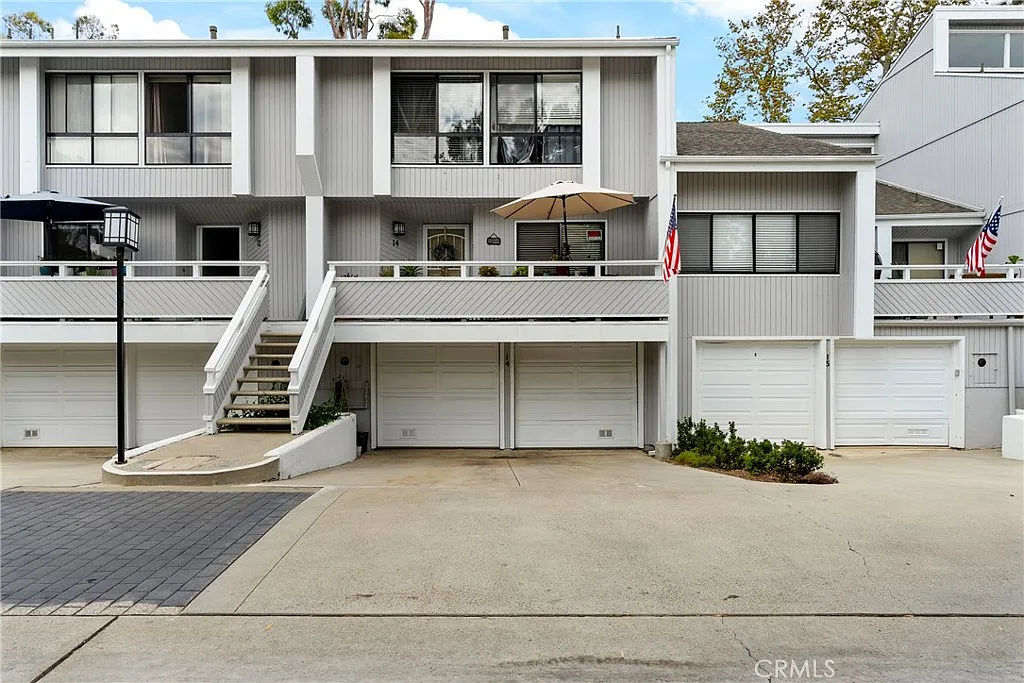 3 bed, 2.5 bath, 1647 sqft, $5,350 — Photo 1