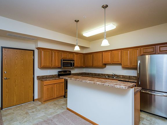 5th image of 1620 Lincoln Dr Unit 305