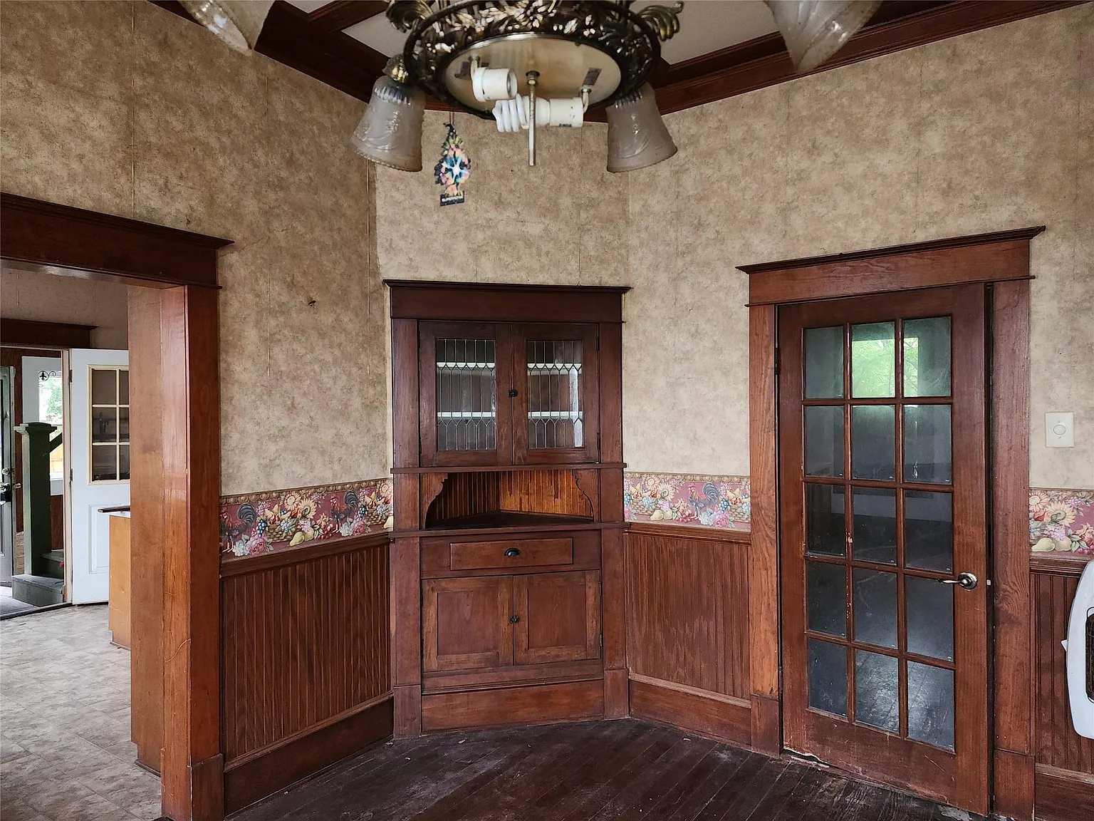 3 bed, 2.0 bath, 3055 sqft, $2,000 — Photo 4