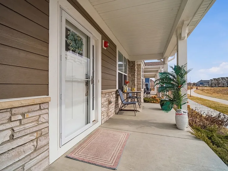 331 Didier Ct — Photo 2