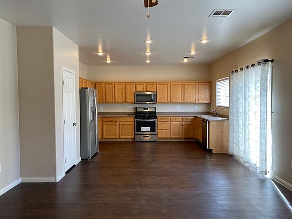 3rd image of 7873 Juniper Forest St