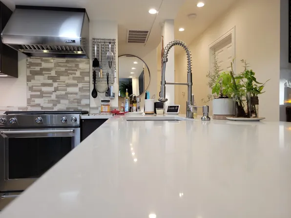 1042 Rockhurst Dr, Lincoln, NE 68510