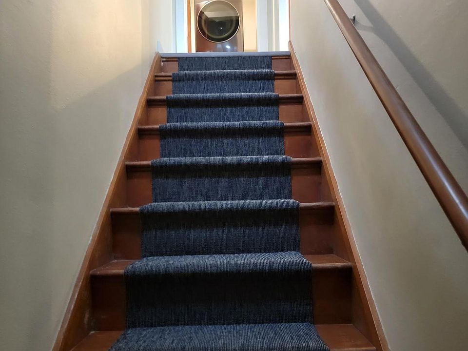 Stairs up to unit