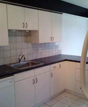 5th image of 4217 Maiden Ct