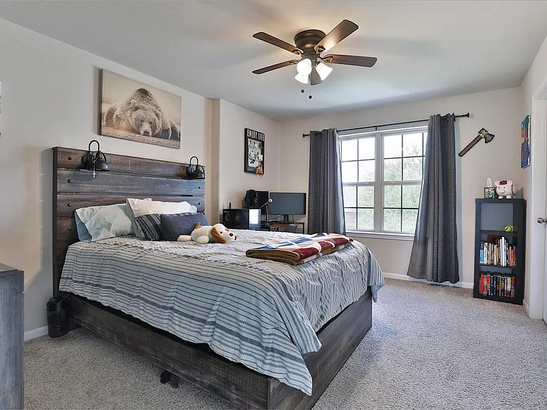 2810 Bluesage Bluff Dr — Photo 25