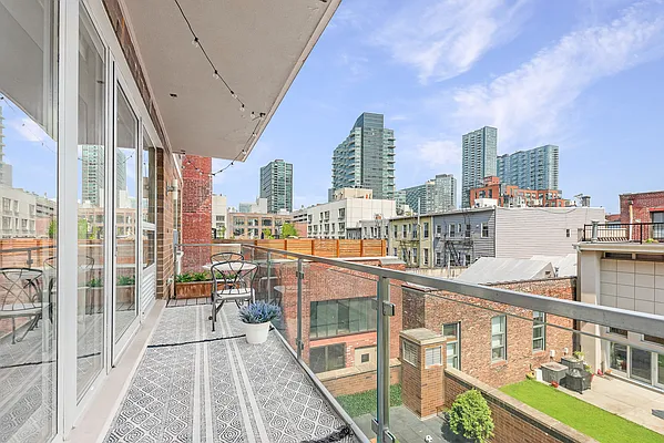 Rented by Modern Spaces | media 19