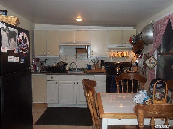 3rd image of 325 Erlanger Blvd