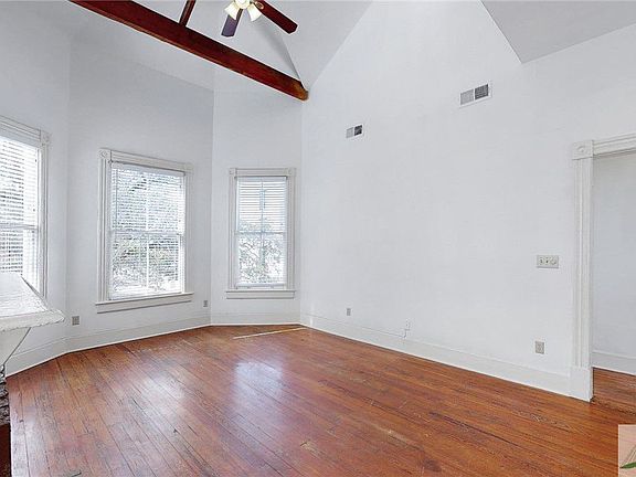 4th image of 102 E 31st St #2