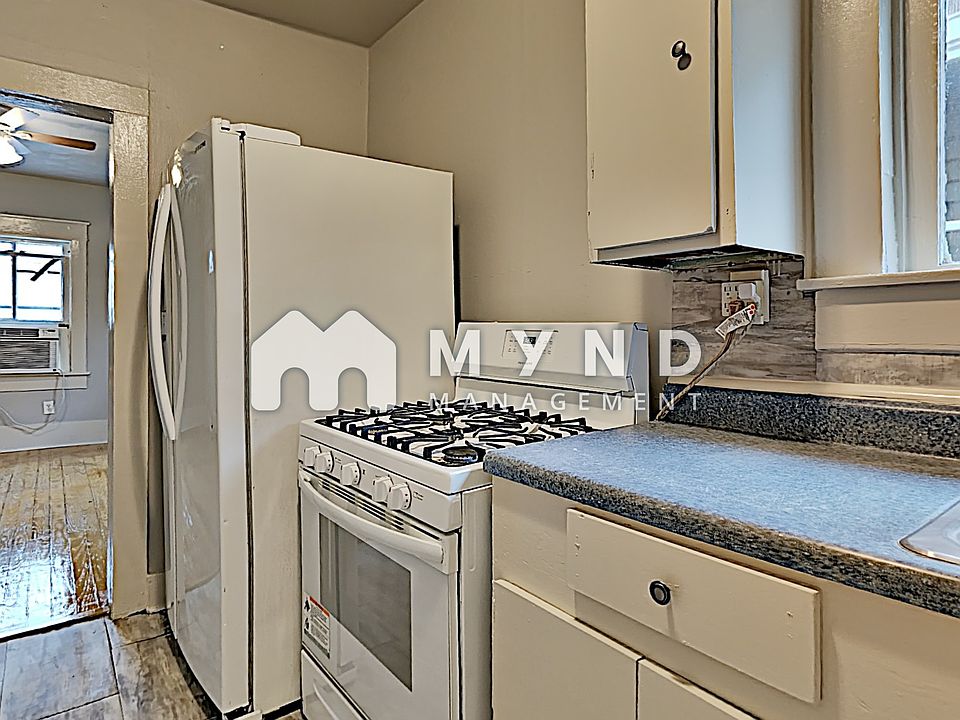 1st image of 1009 Avenue L #2