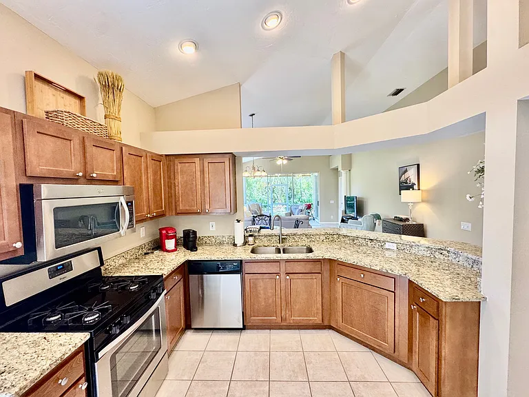 7330 Kensington Ct — Photo 19