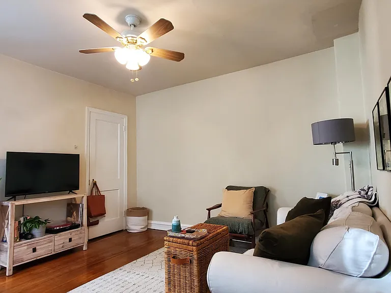 1904 Pine St #2R — Photo 10