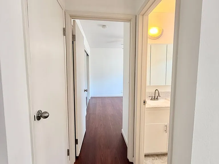 551 Mariposa Avenue — Photo 6