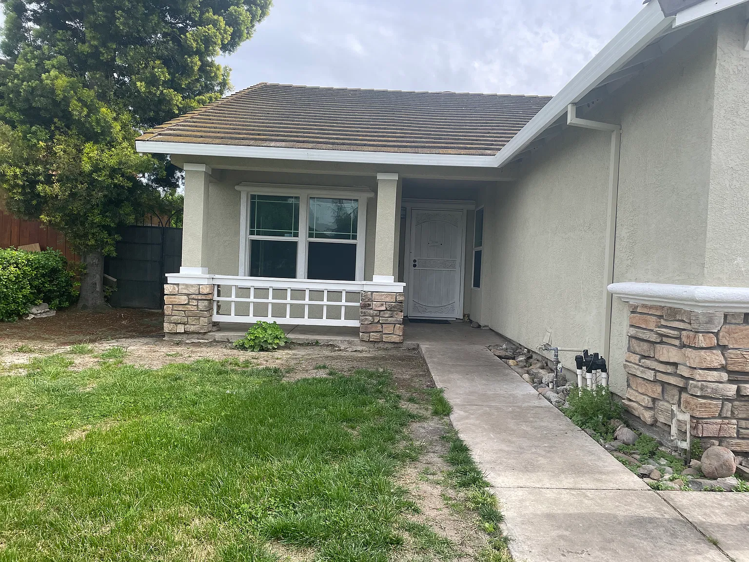 4 bed, 1468 sqft, $2,900 — Photo 2
