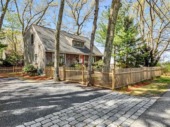 74 Acre Ave, Barrington, RI 02806
