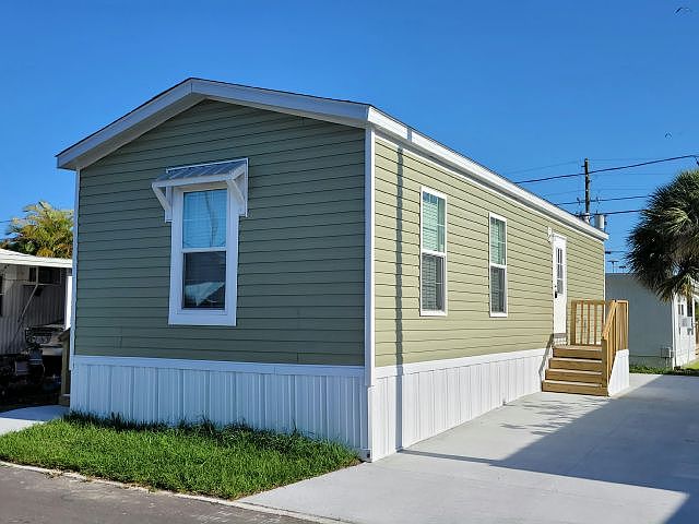 1st image of 4125 Park St N #228
