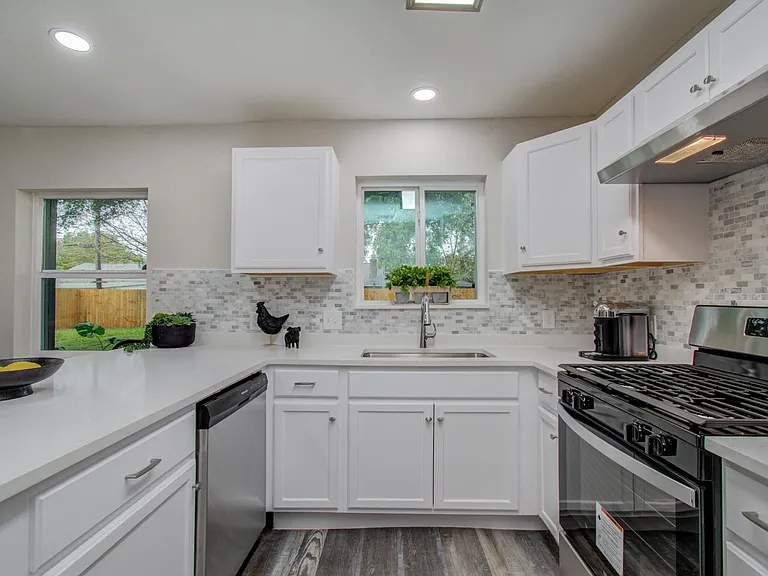 9406 Autauga St — Photo 14