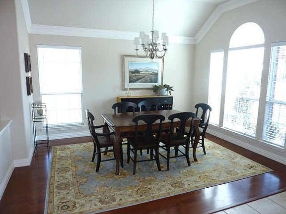 2nd image of 1903 Laurel Oak Ct