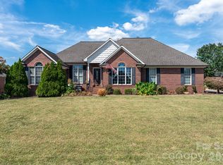 2915 Woodfield Ln, Lincolnton, NC 28092