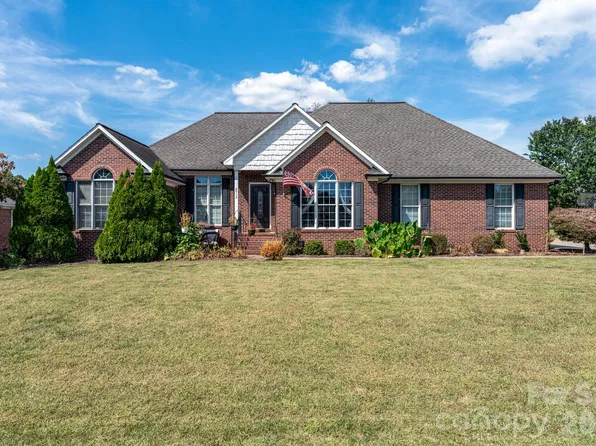 2915 Woodfield Ln, Lincolnton, NC 28092