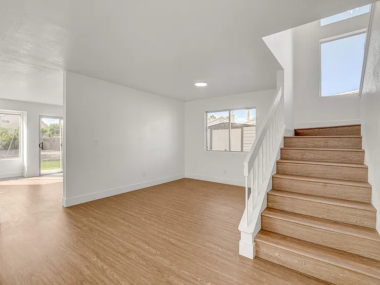 8005 Vision St — Photo 12