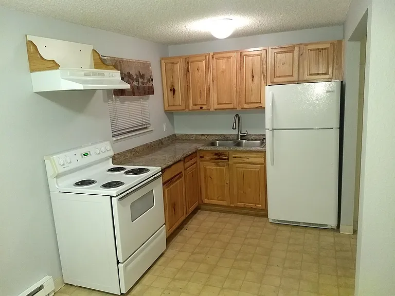Kitchen with Washer Dryer Hookup off to right