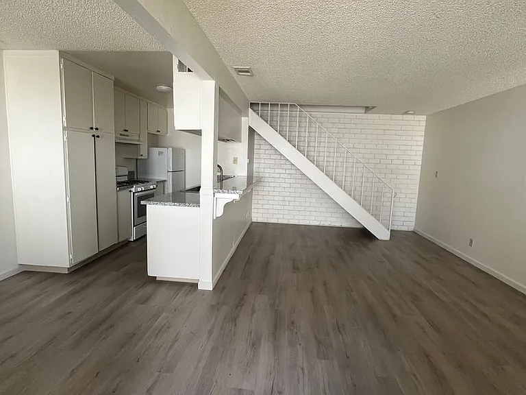 1703 Donner Ave #3 — Photo 1