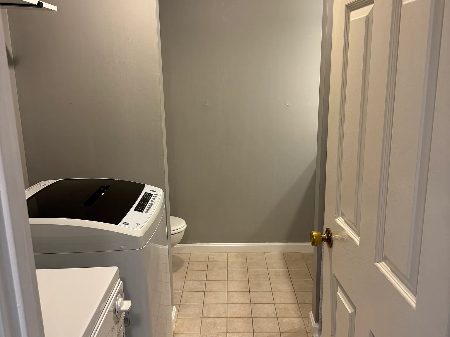 2 bed, 1.5 bath, 1040 sqft, $2,400 — Photo 2