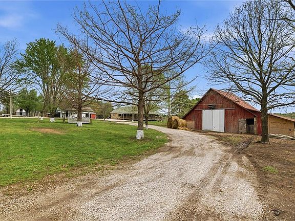 3rd image of 5683 Botkin Rd