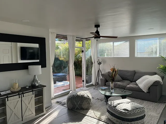 2 bed, 1250 sqft, $7,850 — Photo 3
